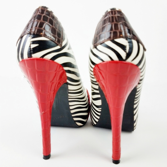 Pin Up Rockabilly Stilettos 5" High Heels by Qupid - Picture 7 of 8